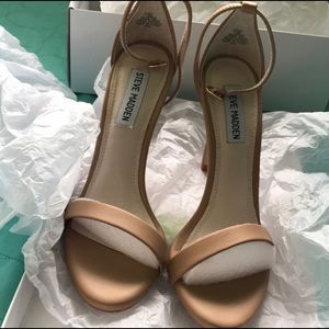 Steven Madden nude heels